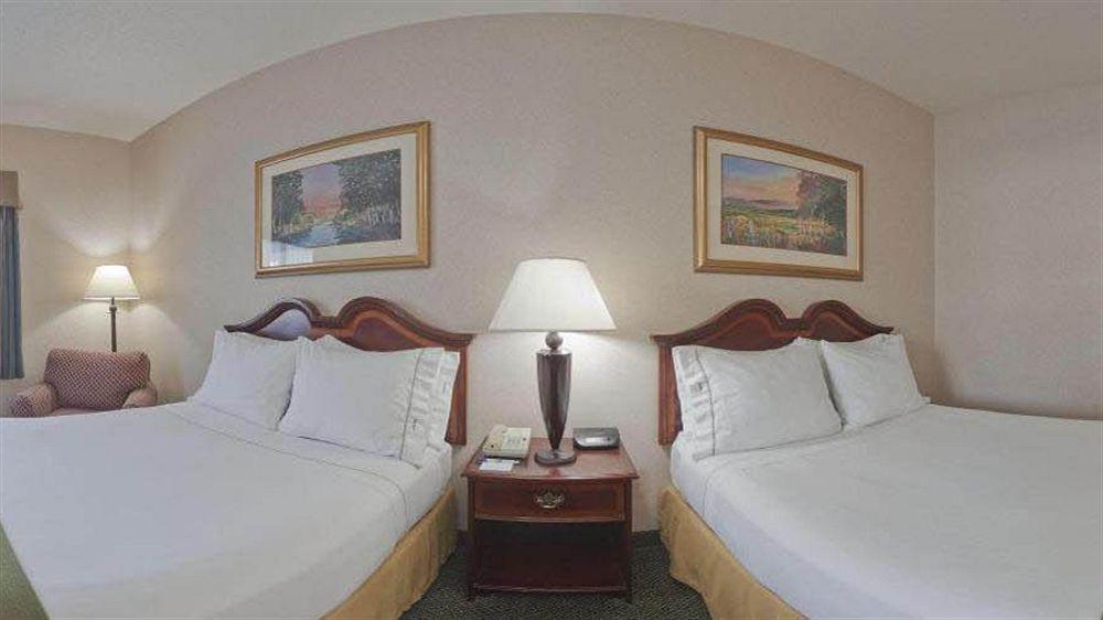 Holiday Inn Express Milwaukee N- Brown Deer/Mequon Exteriér fotografie