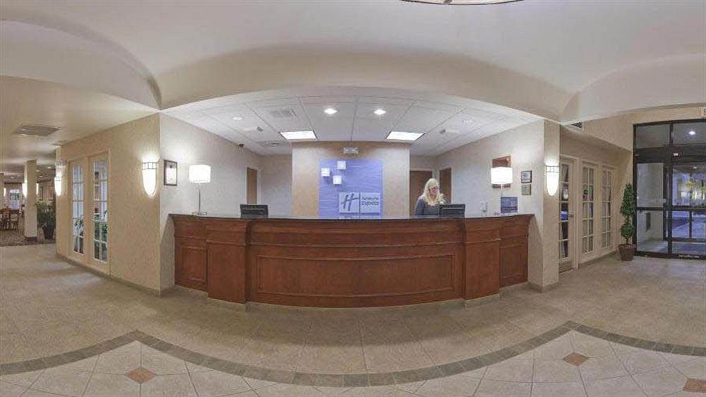 Holiday Inn Express Milwaukee N- Brown Deer/Mequon Exteriér fotografie
