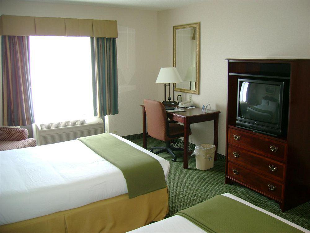 Holiday Inn Express Milwaukee N- Brown Deer/Mequon Exteriér fotografie