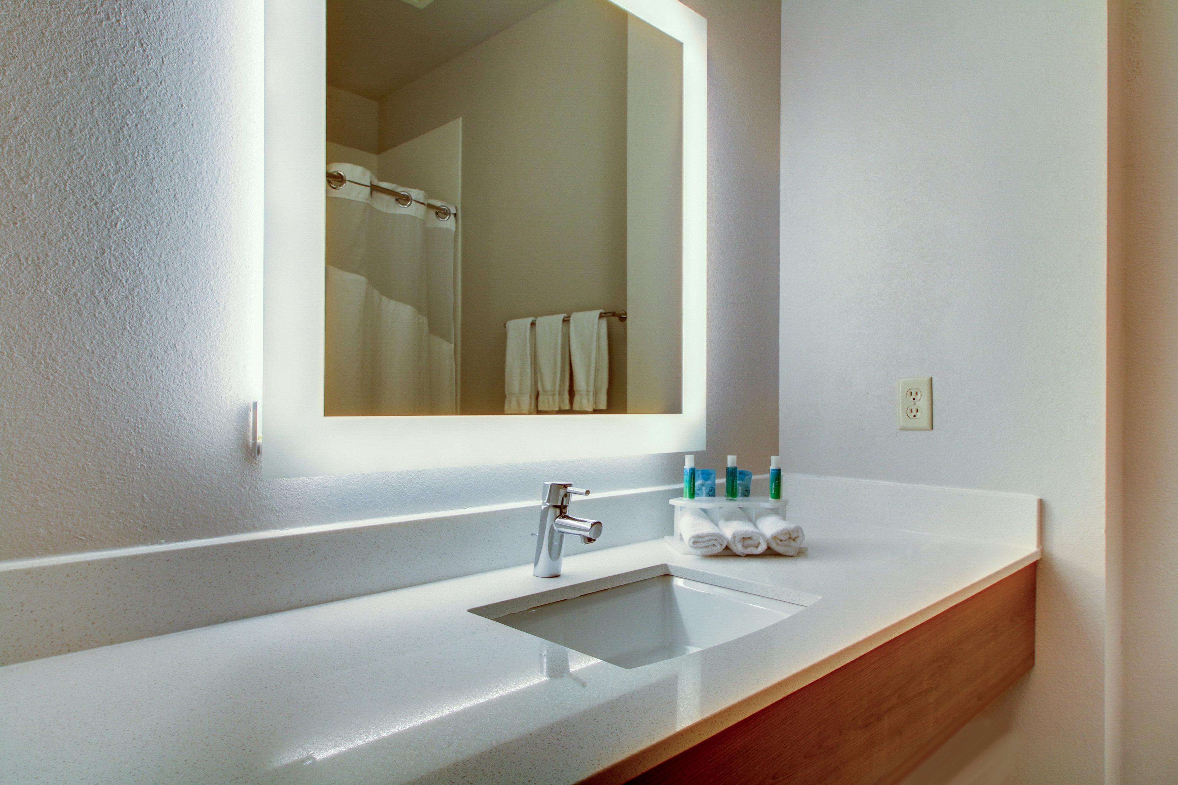 Holiday Inn Express Milwaukee N- Brown Deer/Mequon Exteriér fotografie