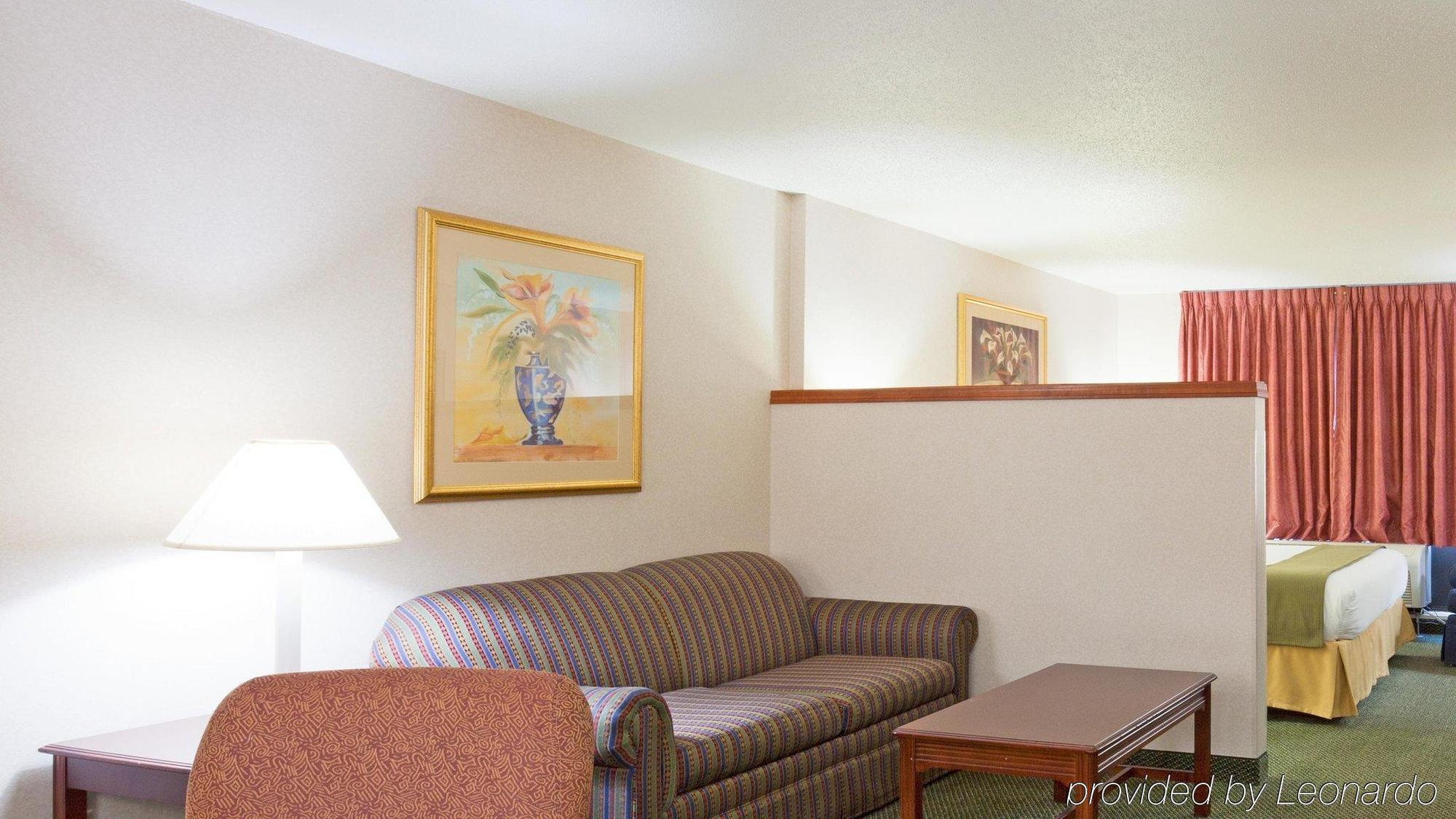 Holiday Inn Express Milwaukee N- Brown Deer/Mequon Exteriér fotografie